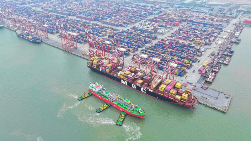 广州港实现“锚地+船埠”全模式LNG加注，助力货主降本增效与绿色航运升级