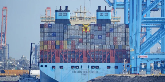 海运发货，用集装箱海运运输若何预防集装箱进水？